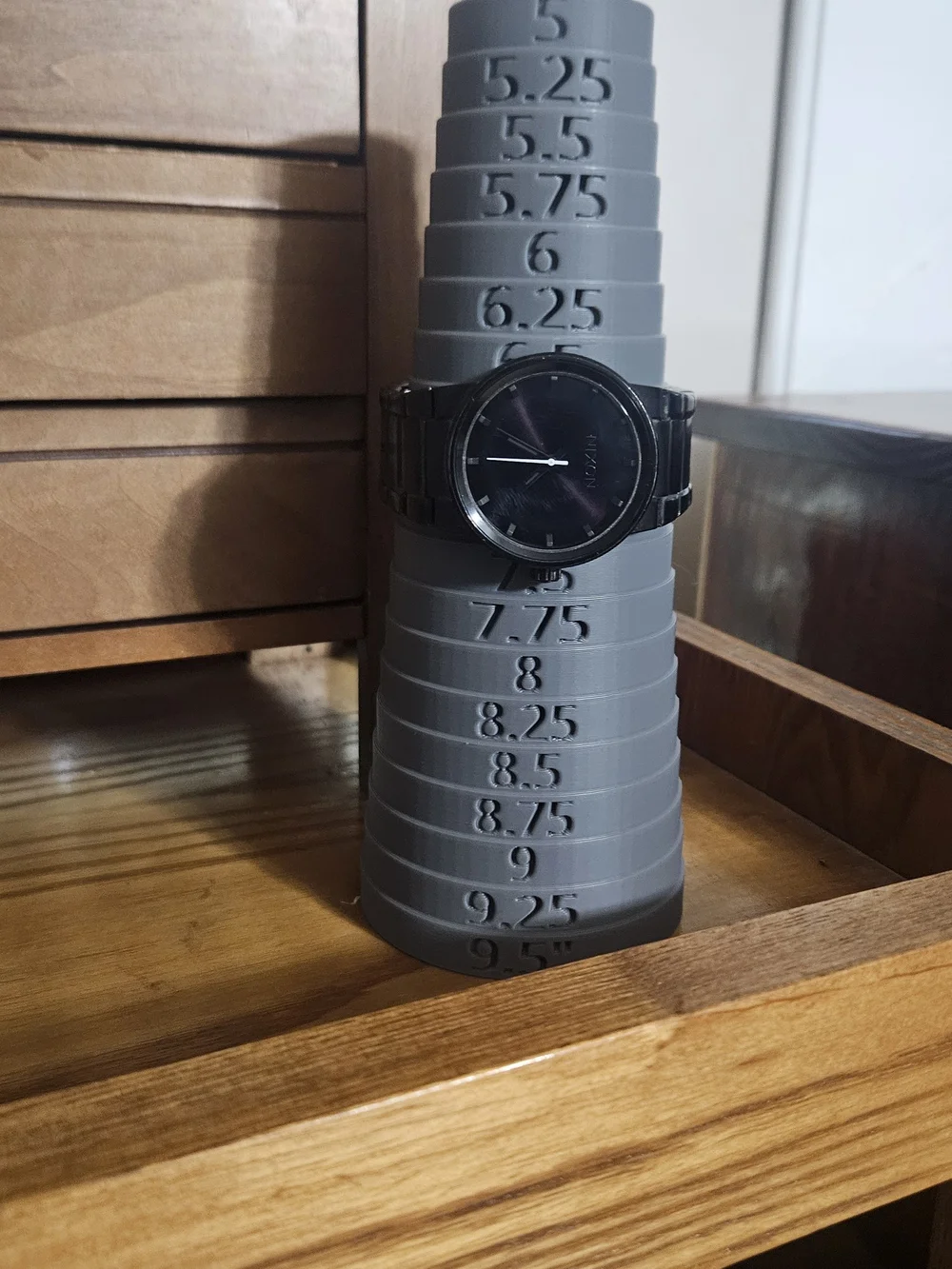 Nixon all black